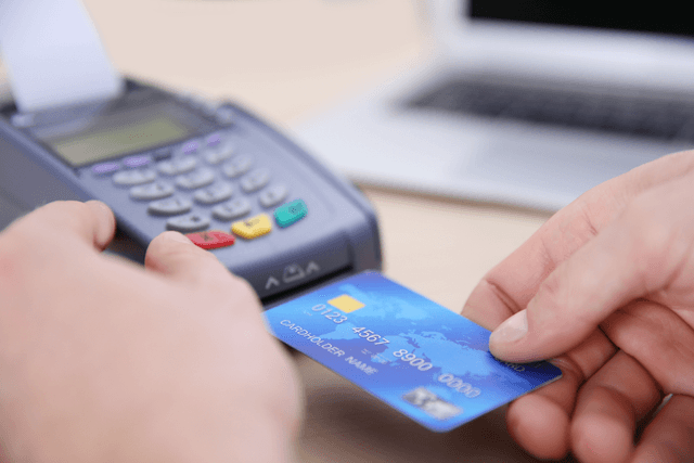 What to Look For in Your Credit Card Processing Service Agreement